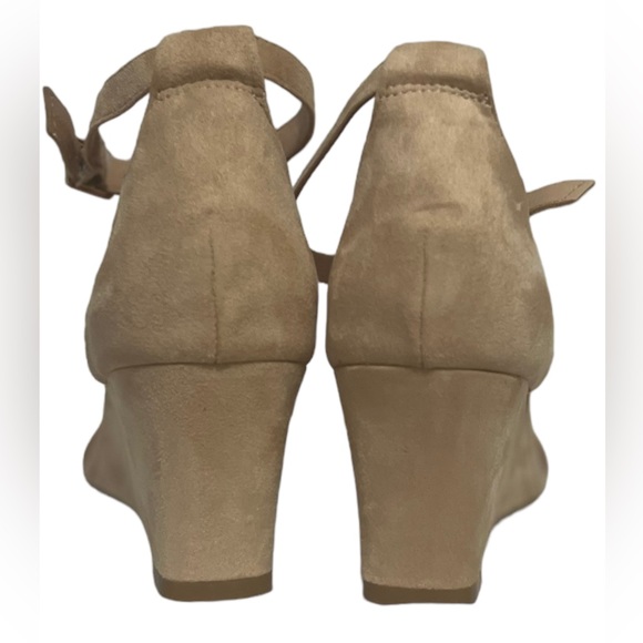 DREAM PAIRS Women's Nude Ankle Strap Low Wedge Sandals Size 7.5 - Picture 6 of 10